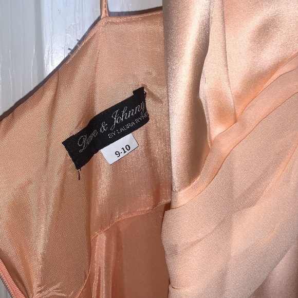 I’ve only ever worn this once, a pink creamy silky dress - Picture 2 of 6